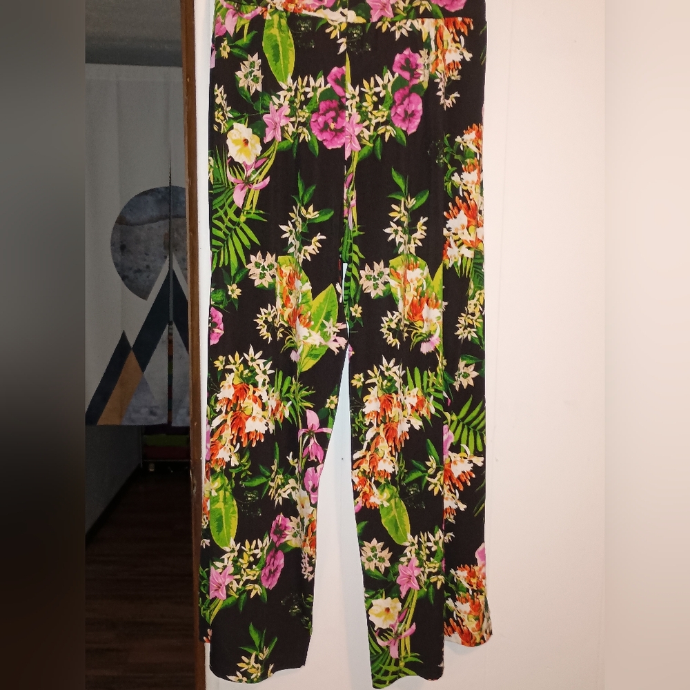 Flowy Floral Bottoms - Picture 5 of 6